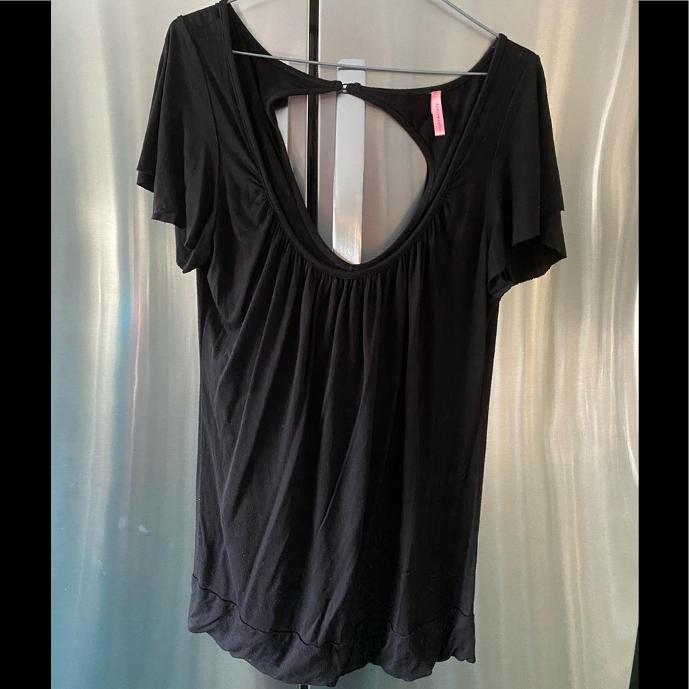 Black top with button on back